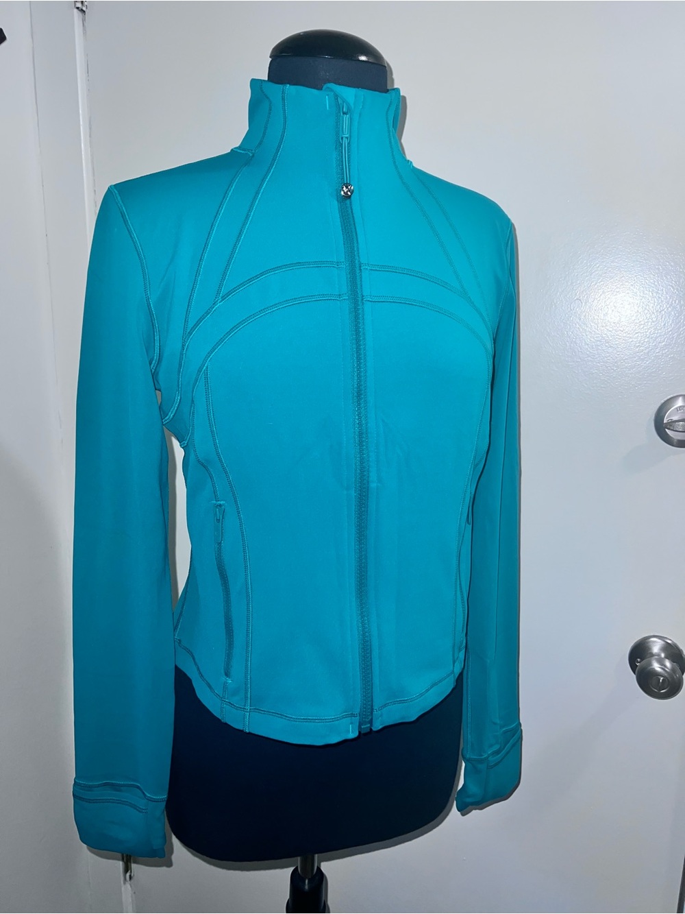 lululemon• Cropped Jacket